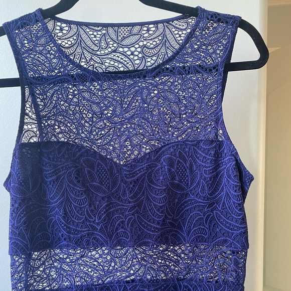 Beautiful lace dress from Express - Picture 1 of 2